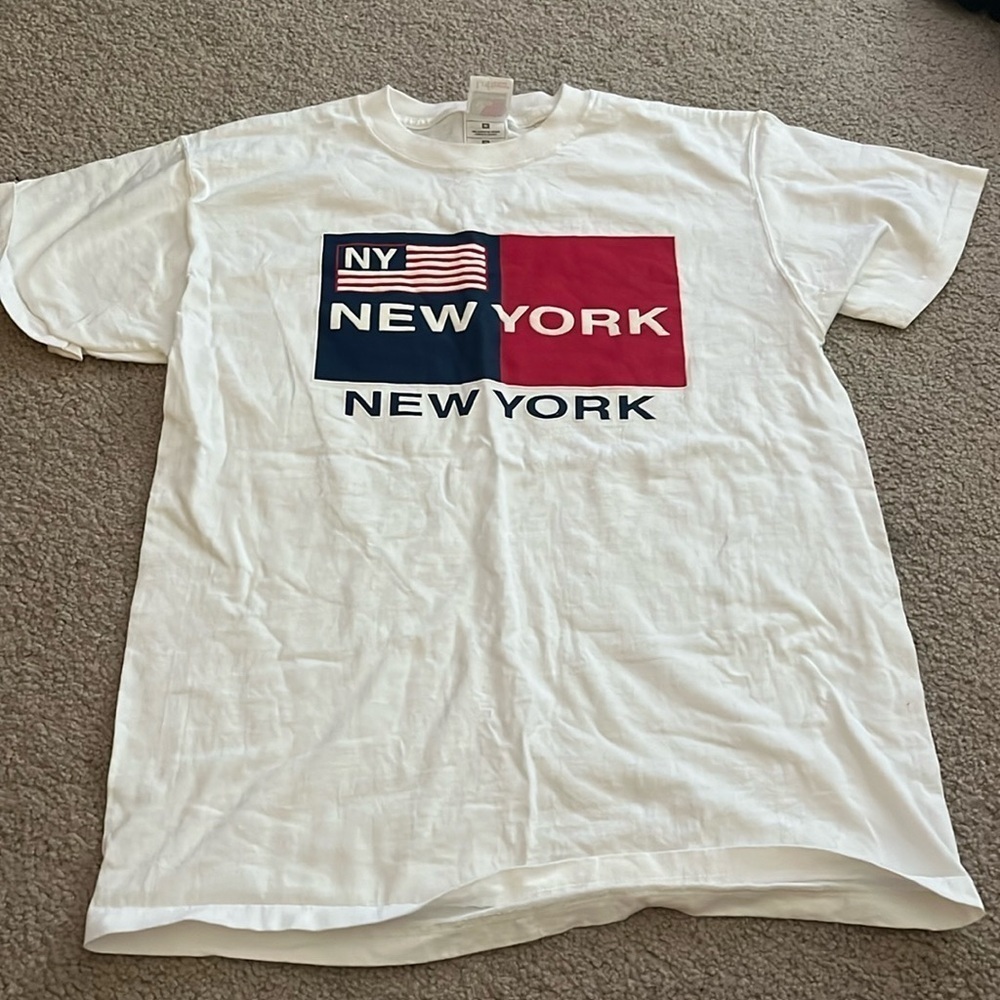 “New York T shirt size medium”